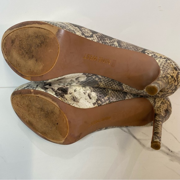 NINE WEST Women's "Juliette" Beige Gray Snakeskin Print Platform Heels Sz 6.5 - Picture 6 of 6